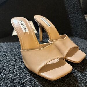 ‼️SOLD ‼️ Steve Madden Mules Women’s Size 8M Signal Nude Lea